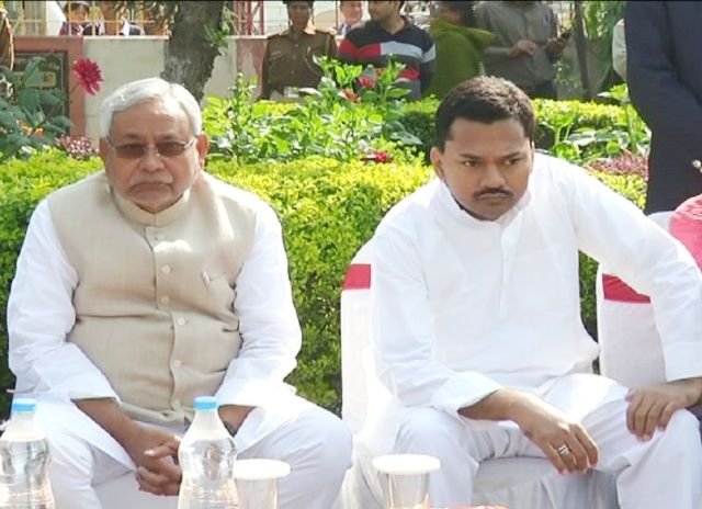 Nitish Kumar (Politician) Age, Caste, Wife, Family, Biography & More